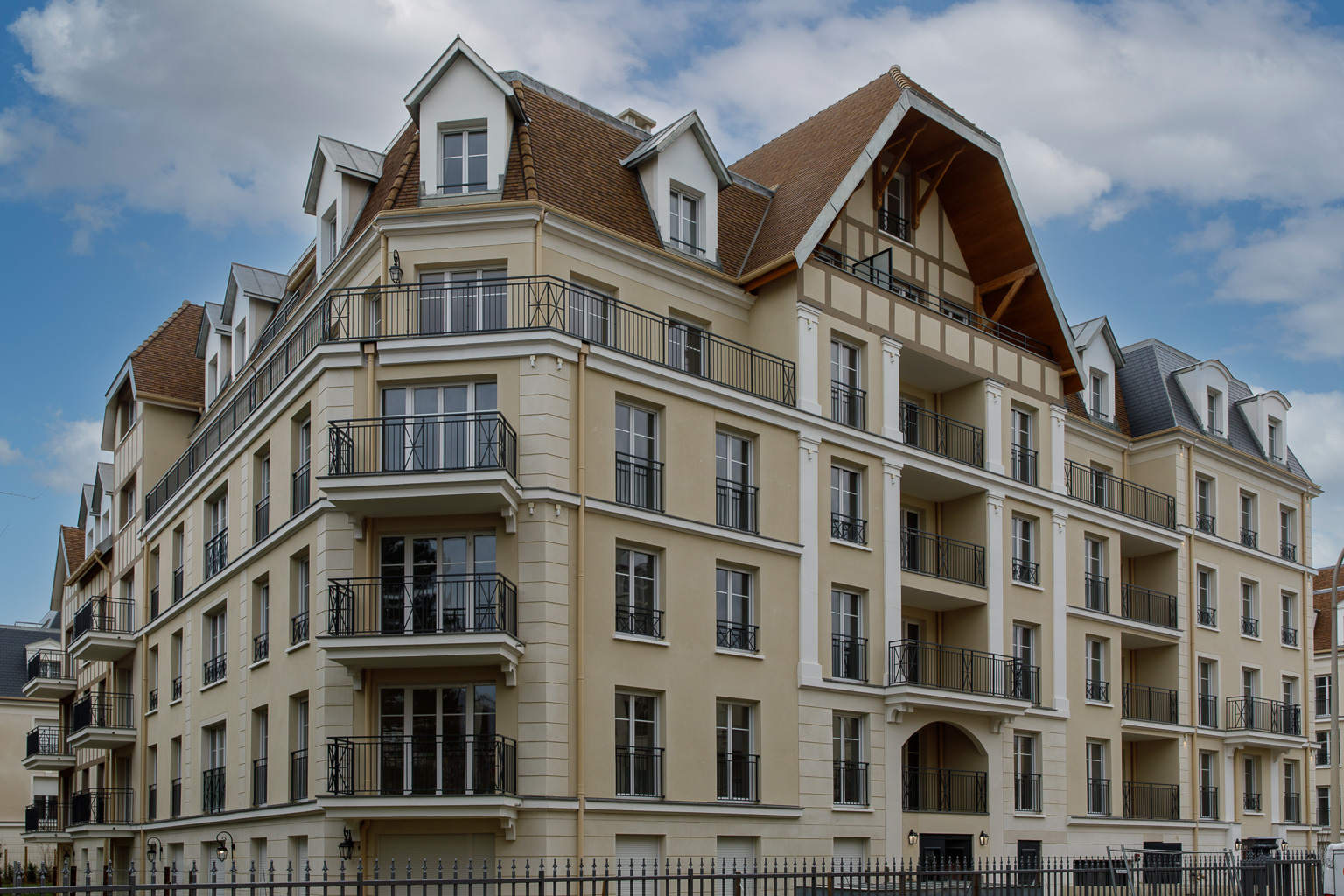 LE BLANC MESNIL