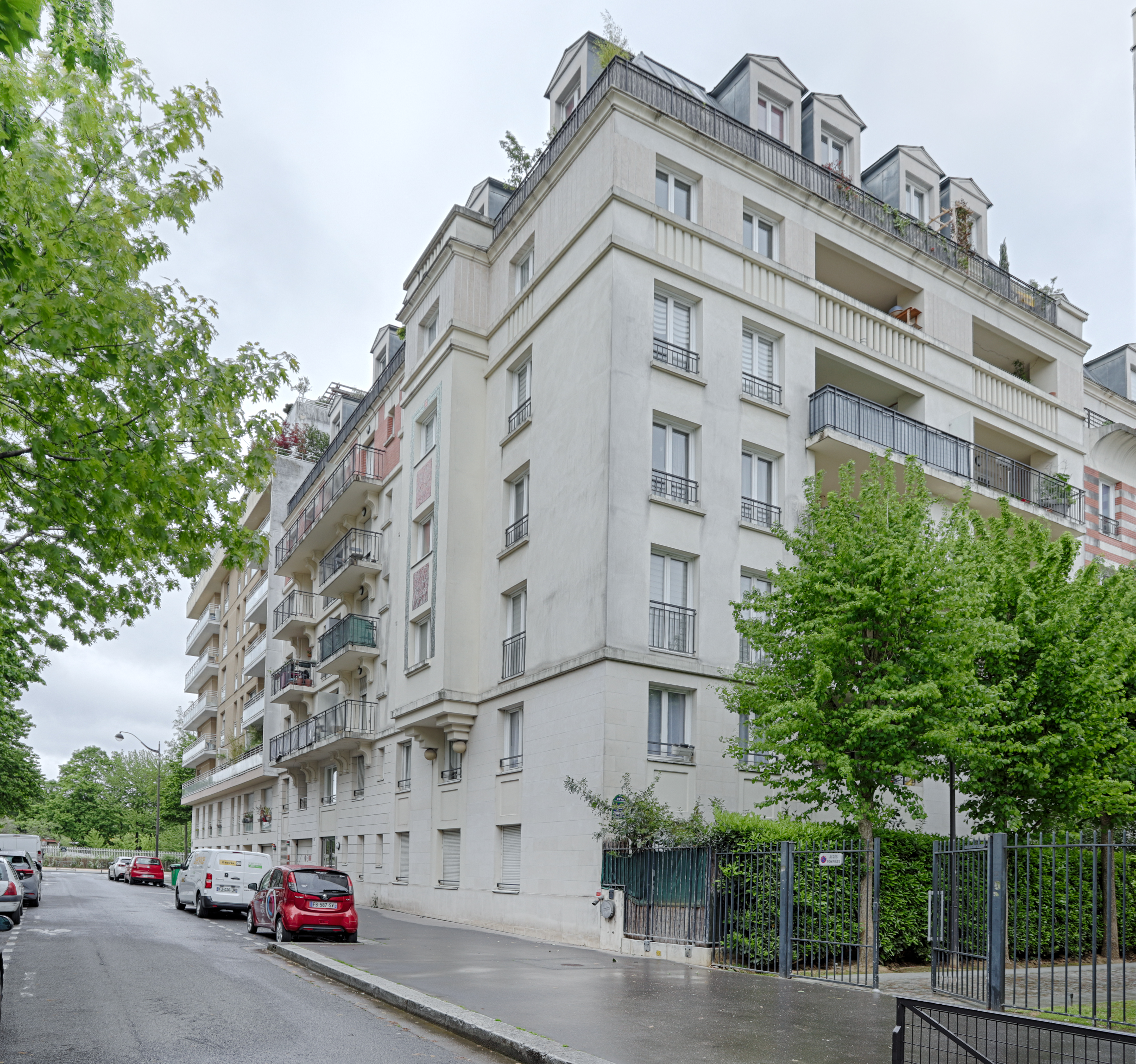 PARIS