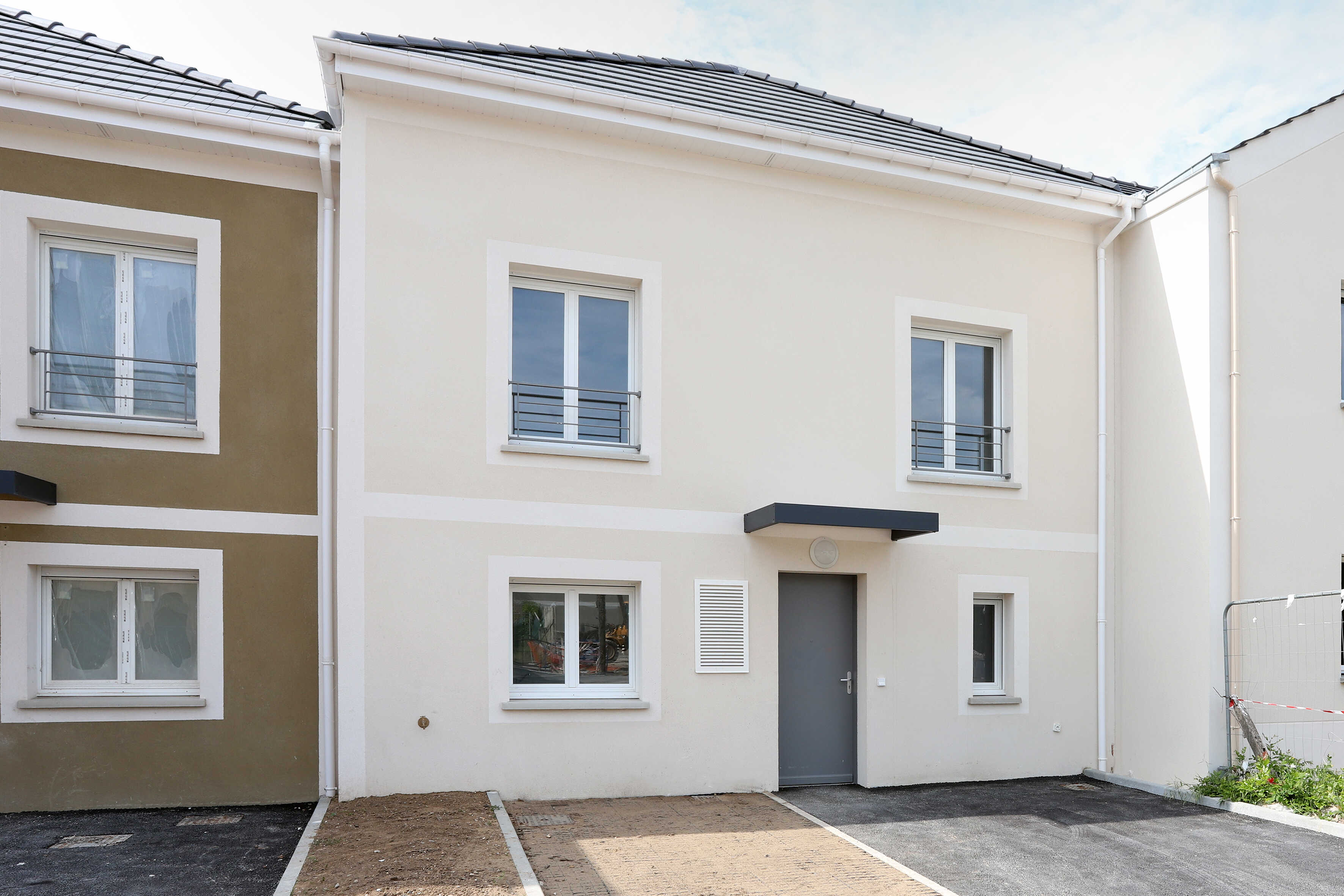 20075-ERAGNY-Photo ext.jpg