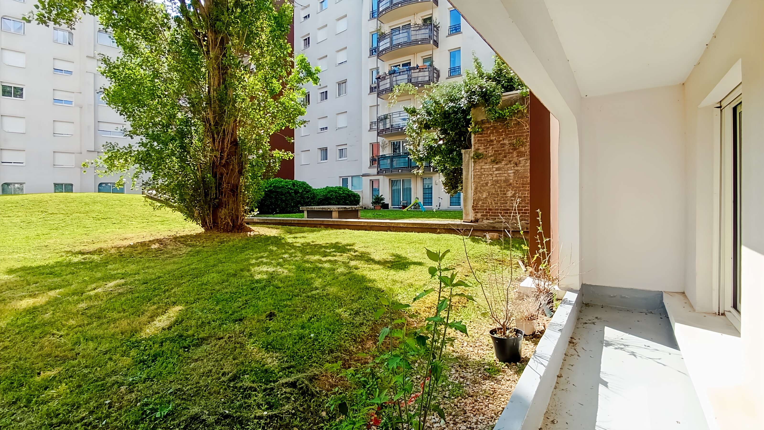 SURESNES