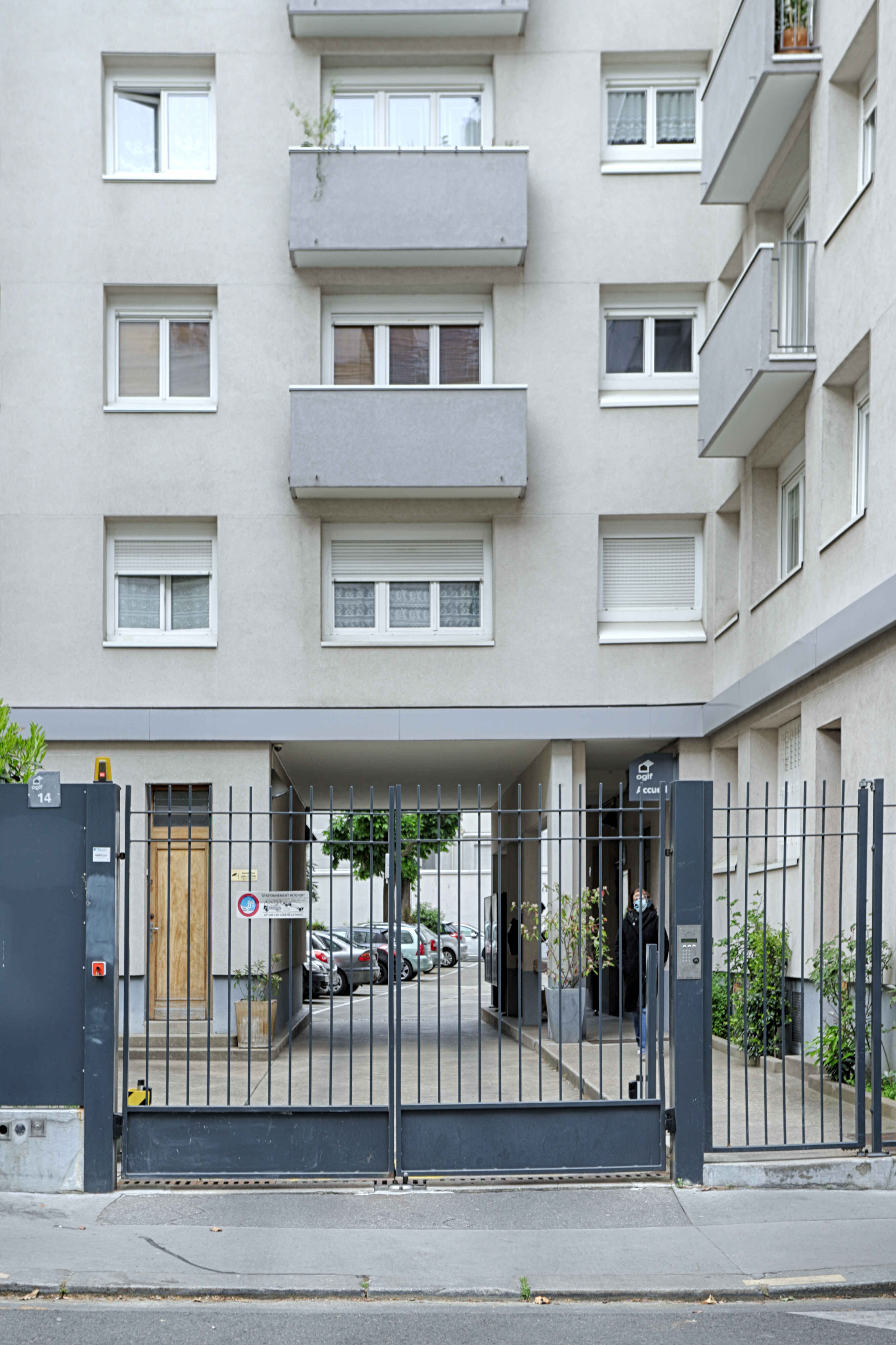PARIS