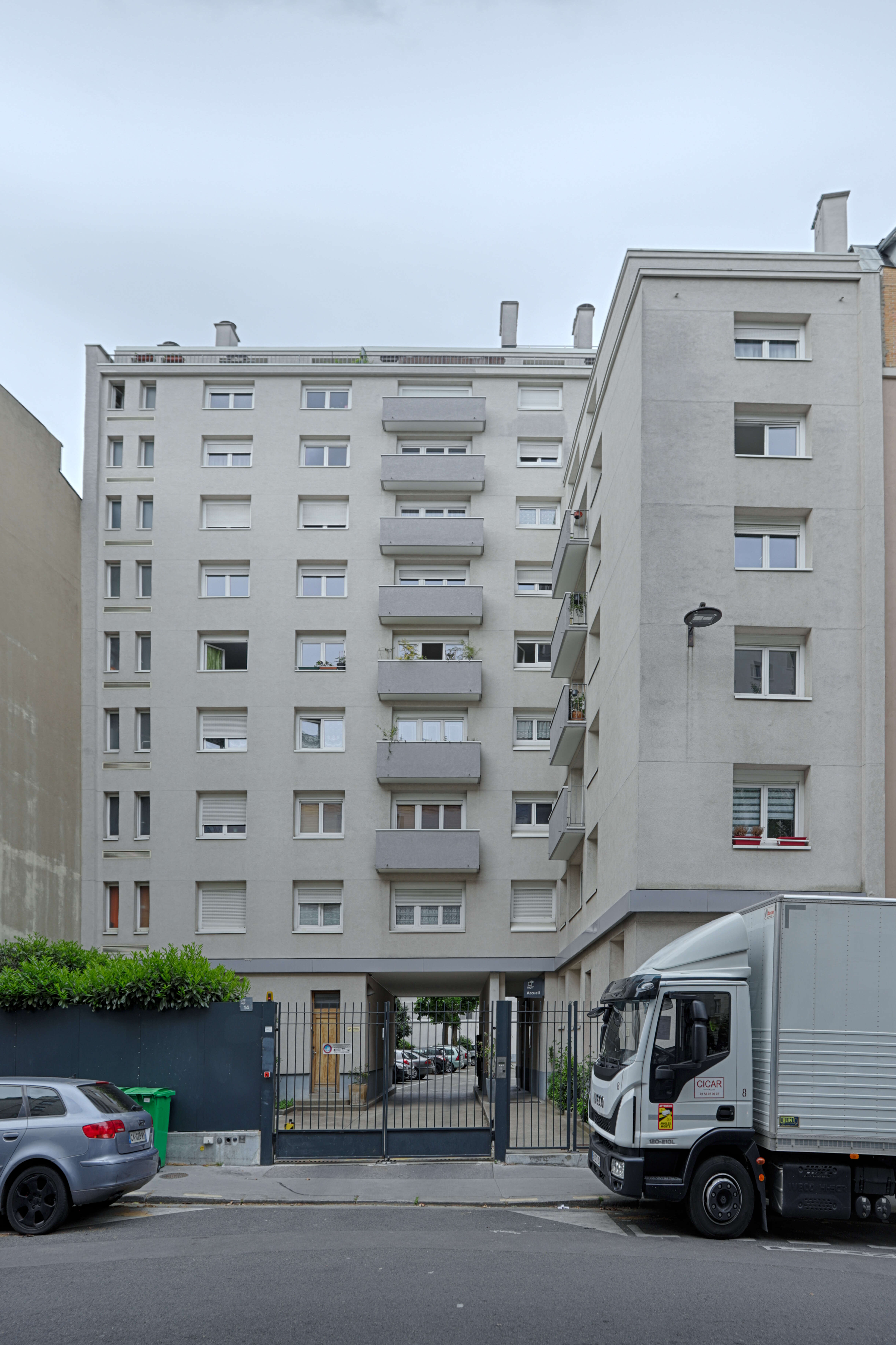 PARIS
