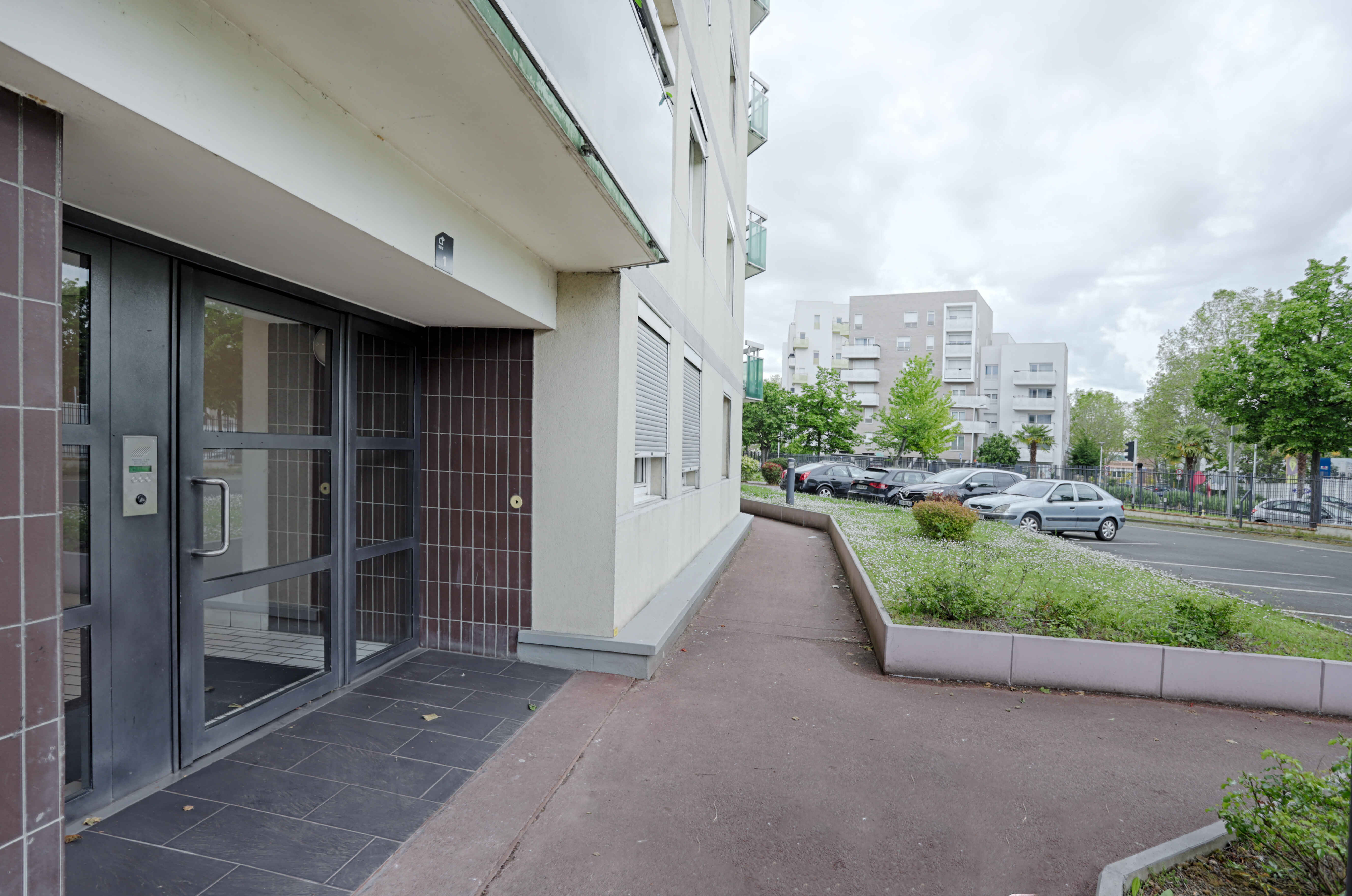 4384_NANTERRE_1.jpg