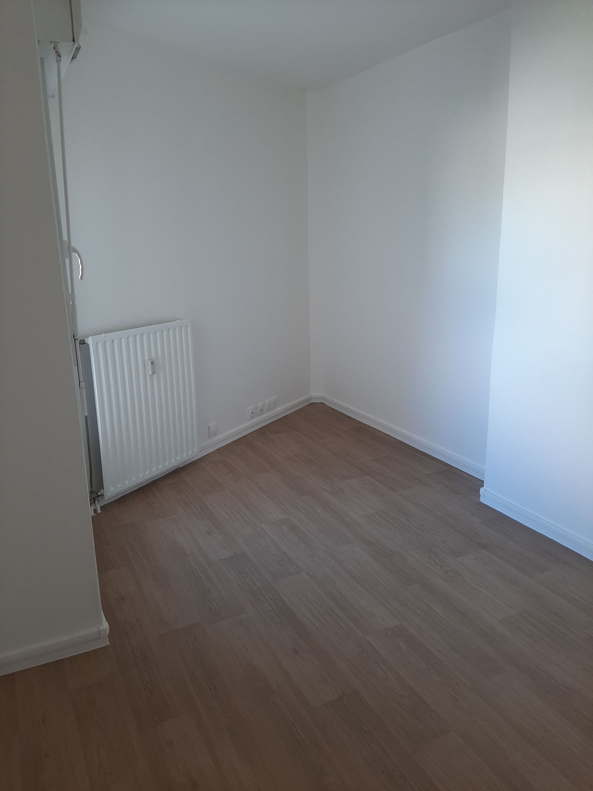 08-04-26_11-21-48_Chambre-compressed.jpg