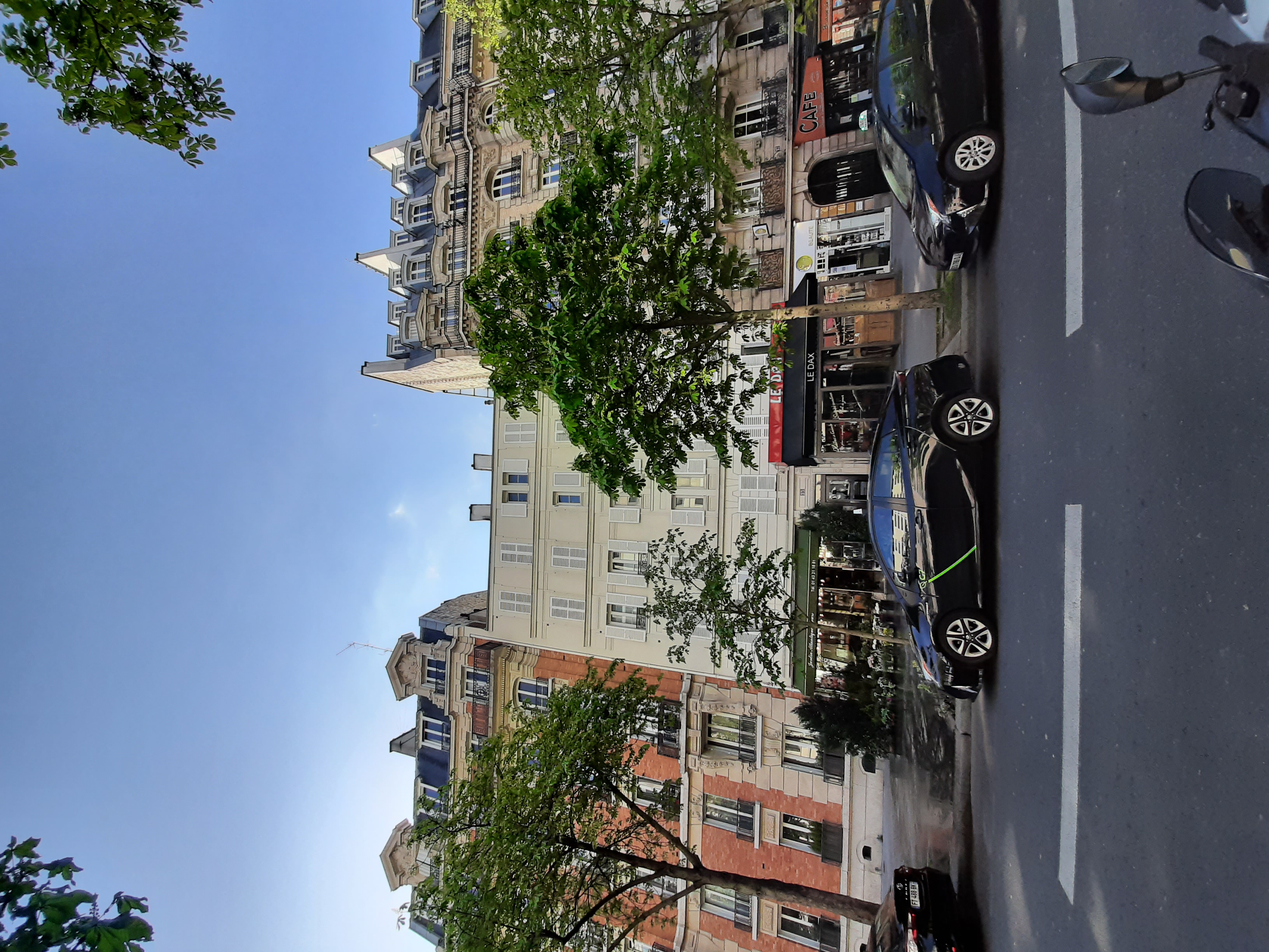 PARIS
