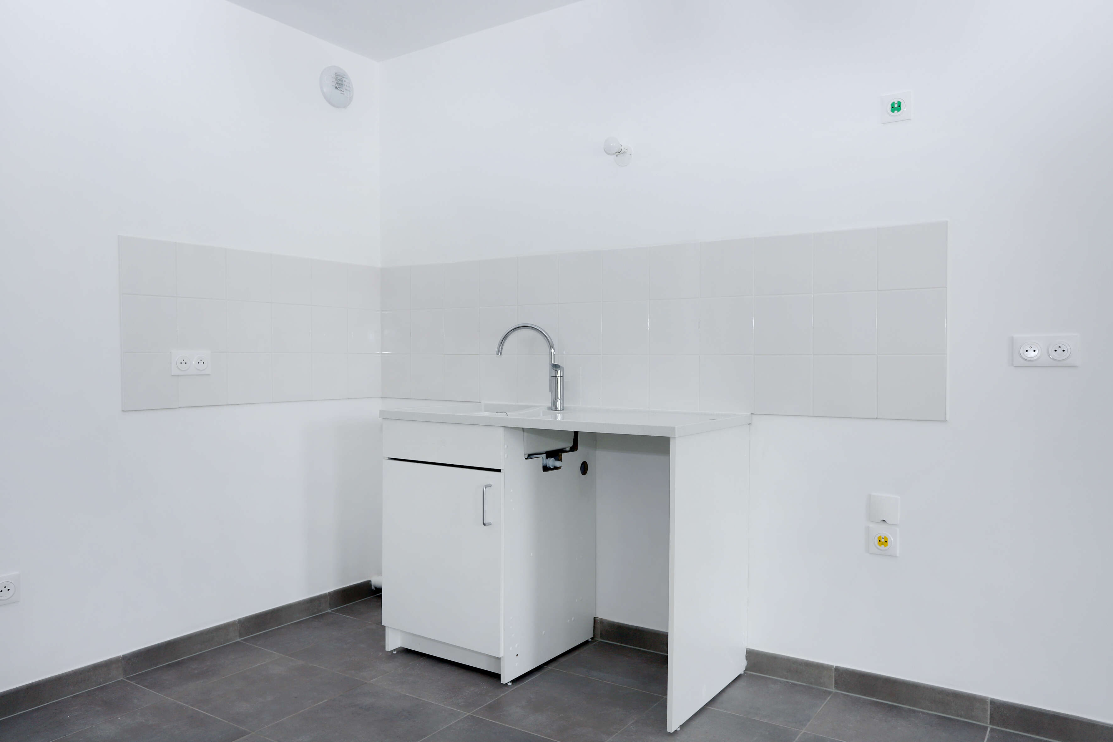 6902 & 20076-BONDY-Logement témoin-Photo 3.jpg
