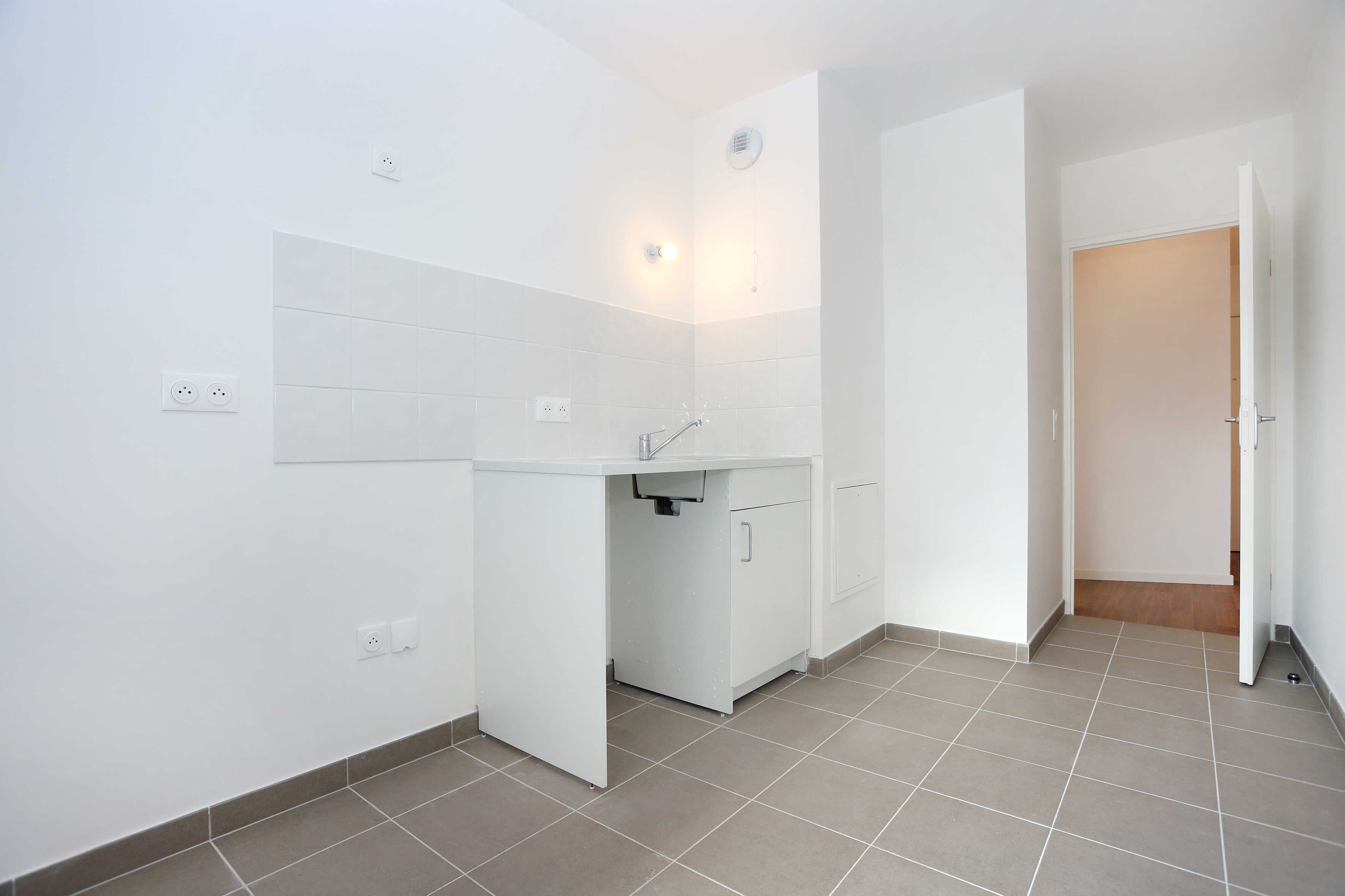 compressed-20079-BAGNEUX-Logement témoin-Photo 3.JPG