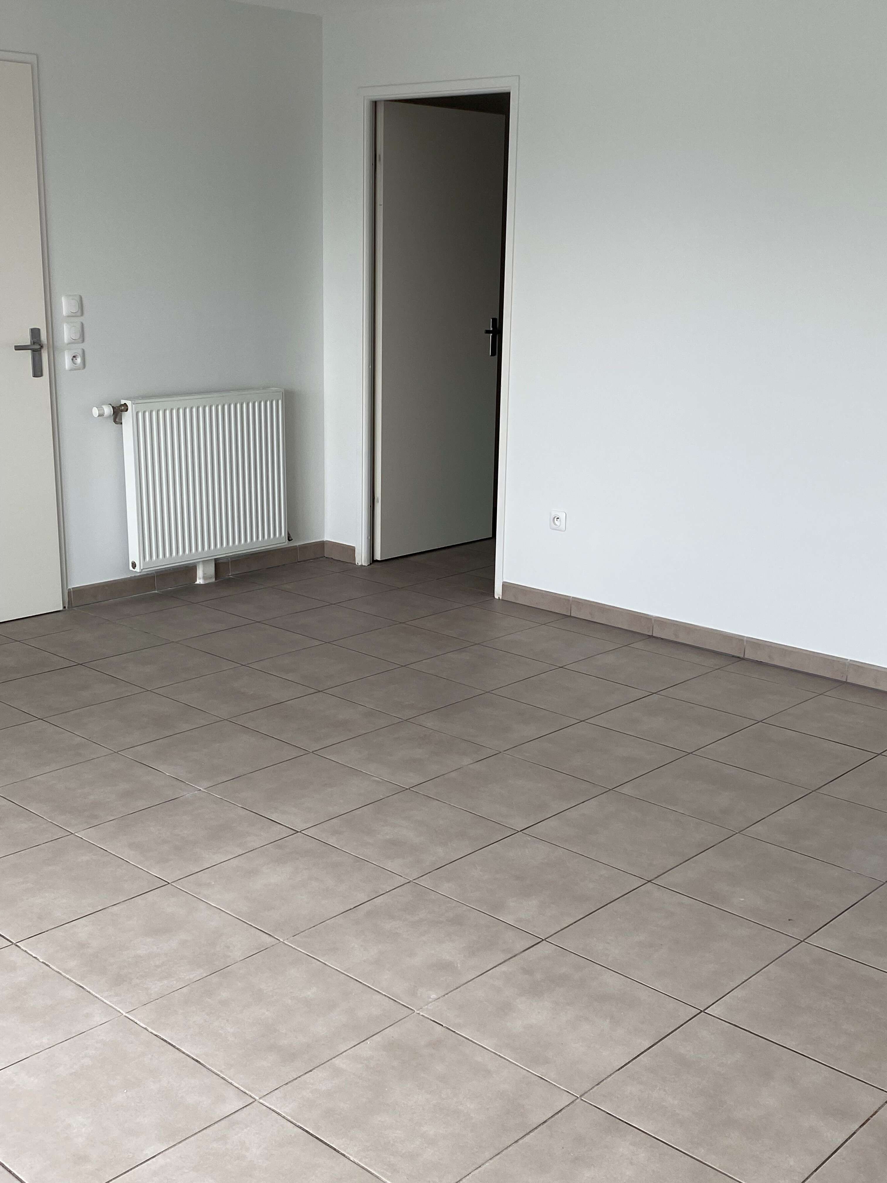 5-SALON A31-cmp.jpg