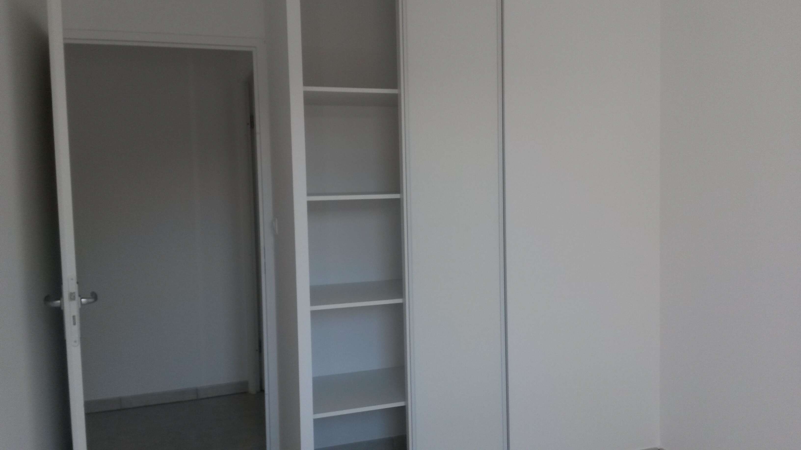 7-chambre-compressed.jpg