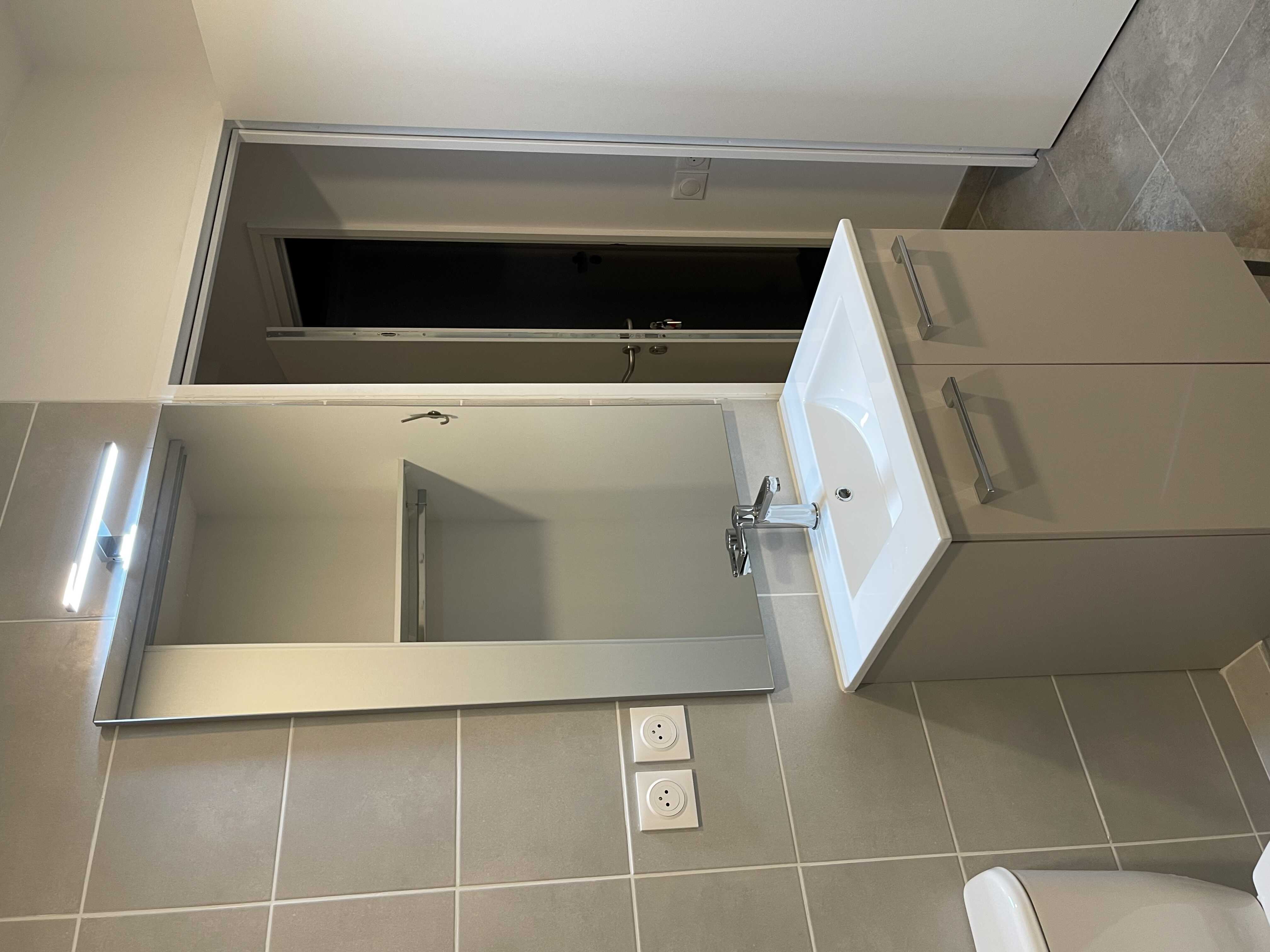 salle de bain-compressed.JPG