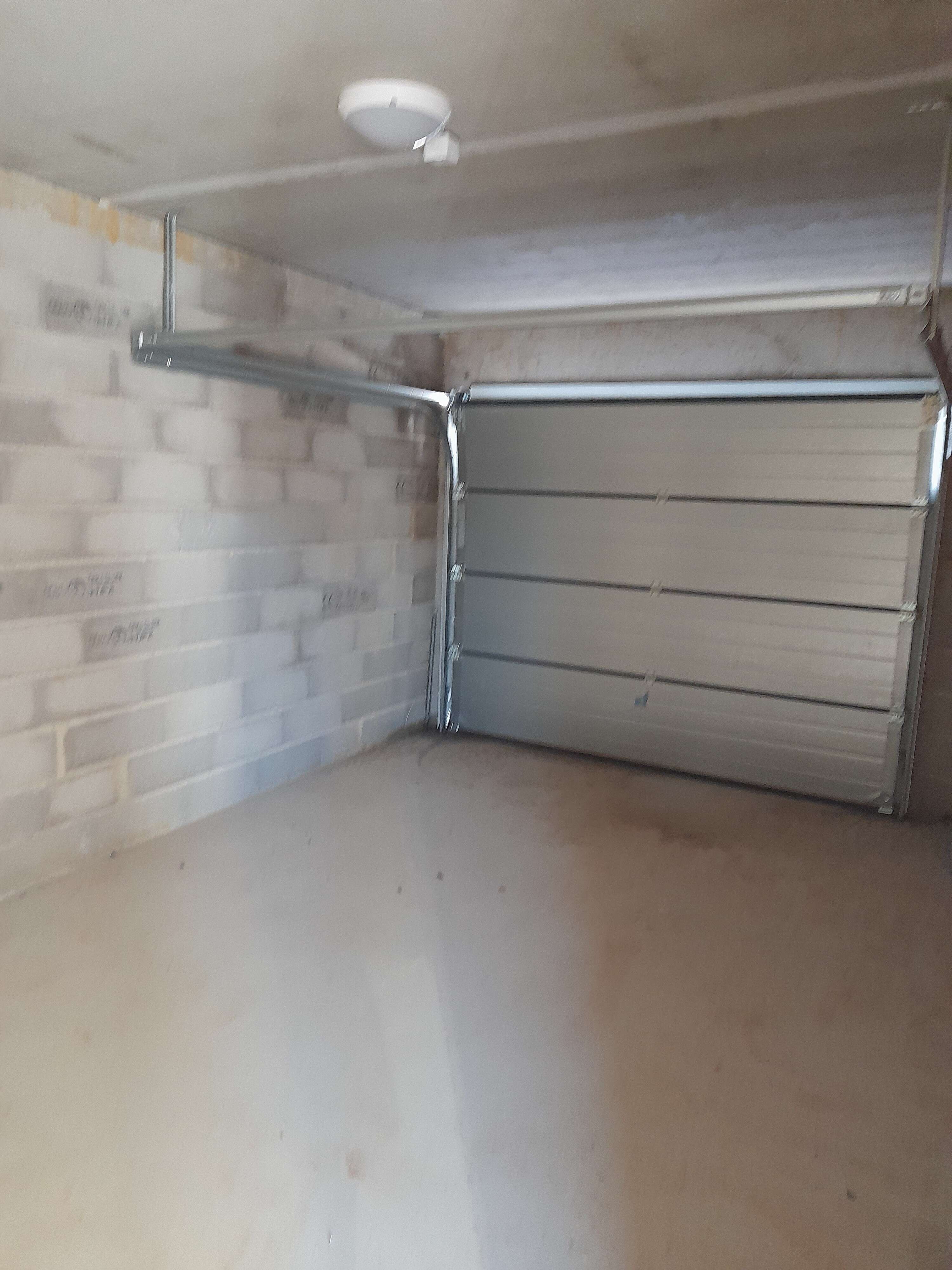 Garage-cmp.jpg