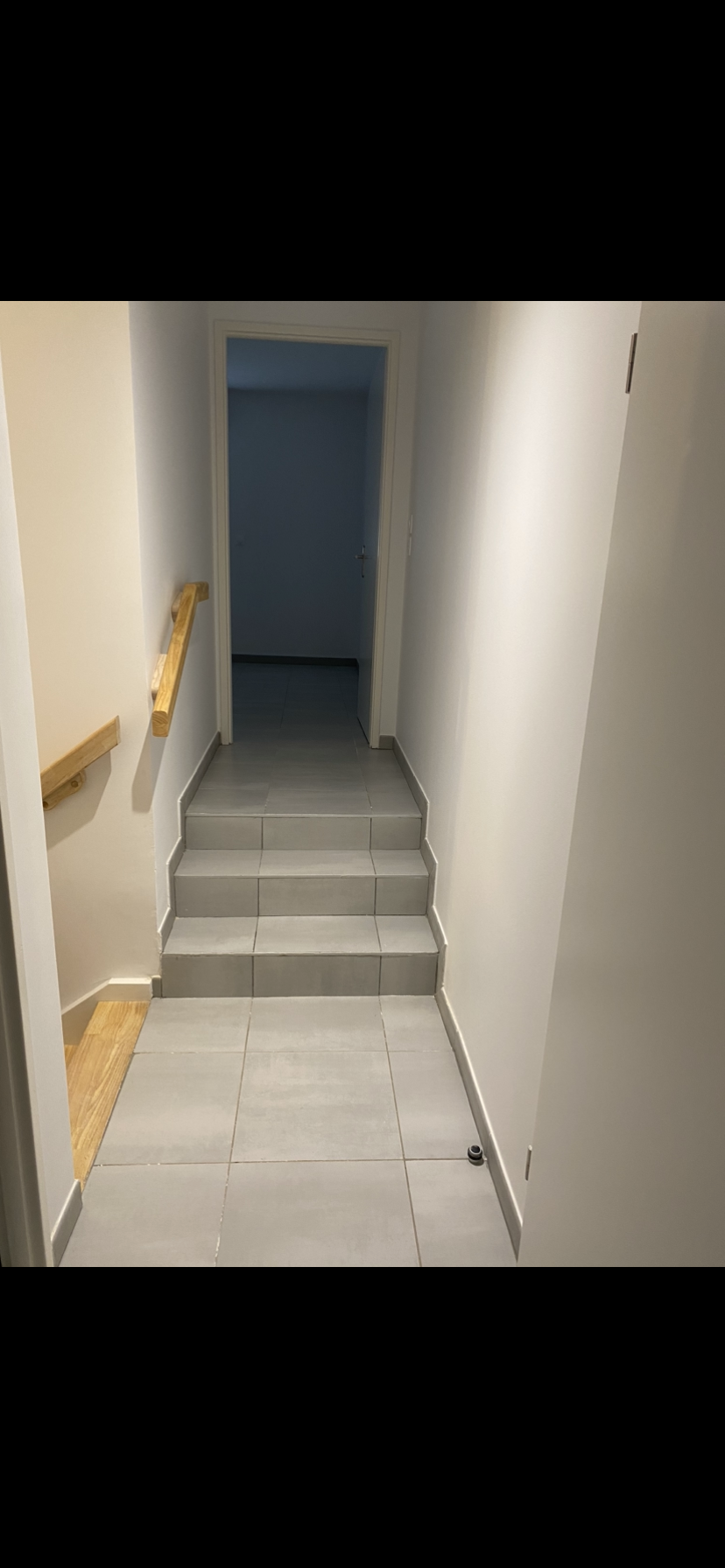 6-chambre escalier haut-cmp.png