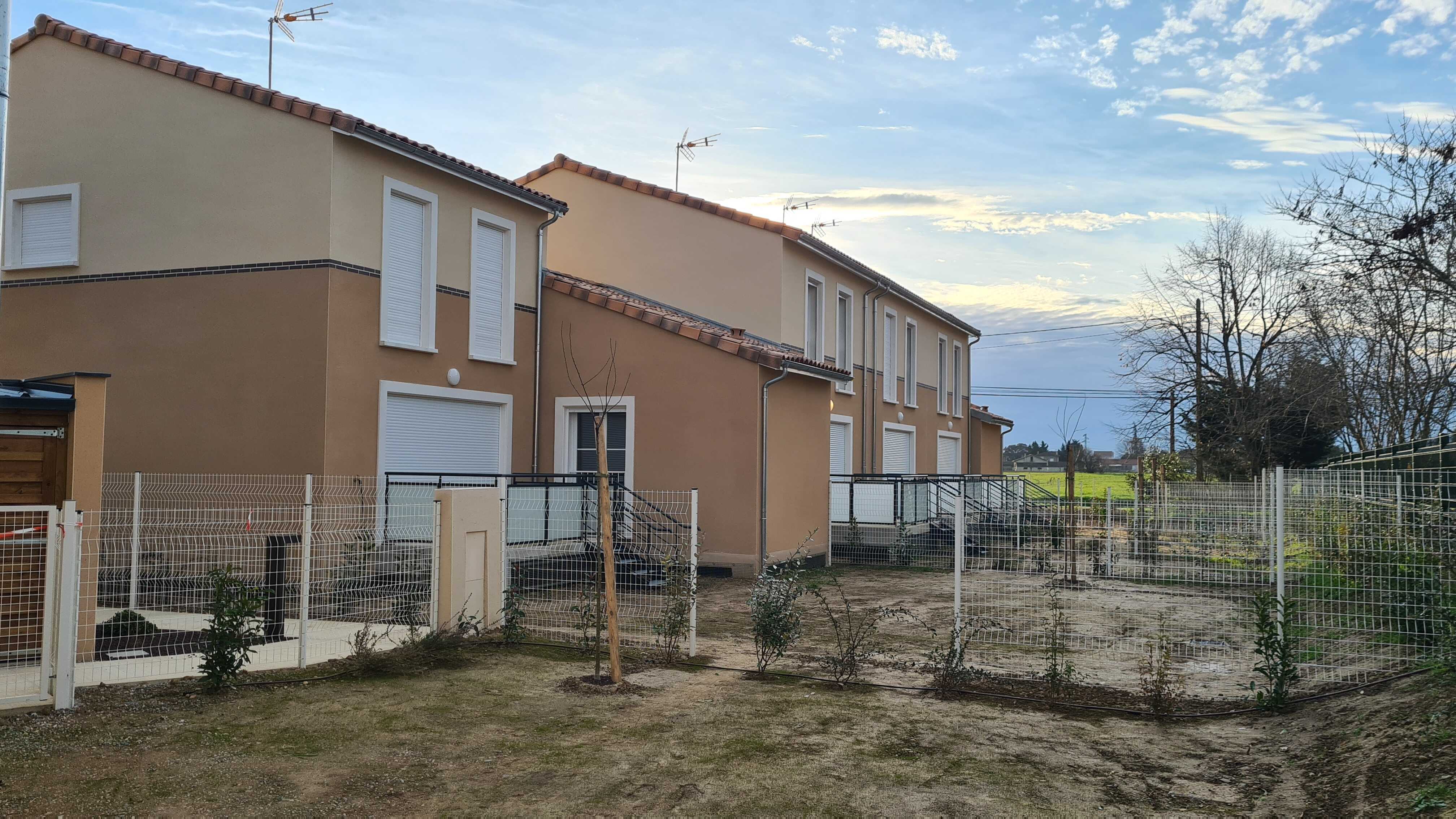 compressed-EXTERIEUR COTE JARDIN.jpg