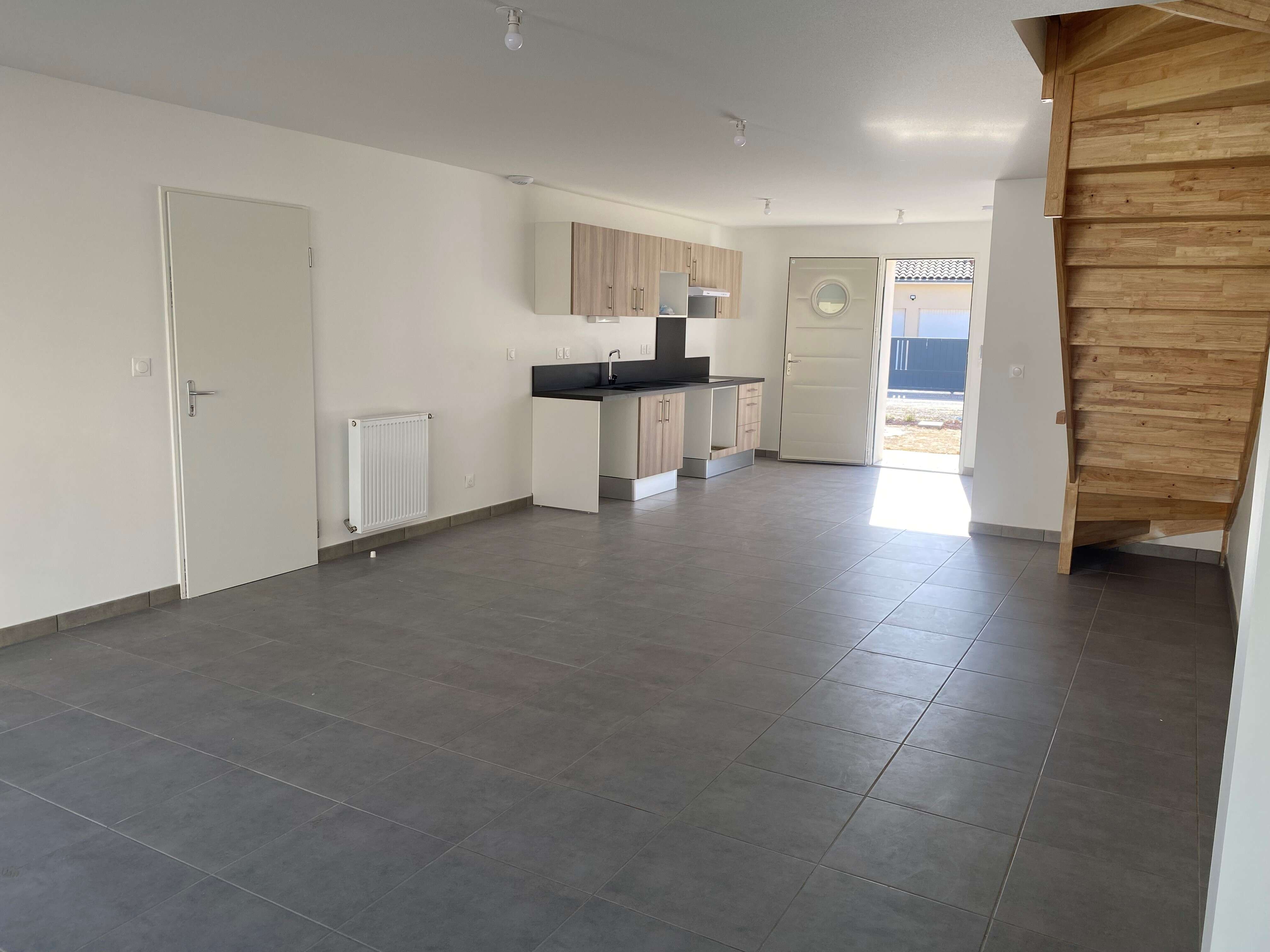 compressed-SALON 2.jpg