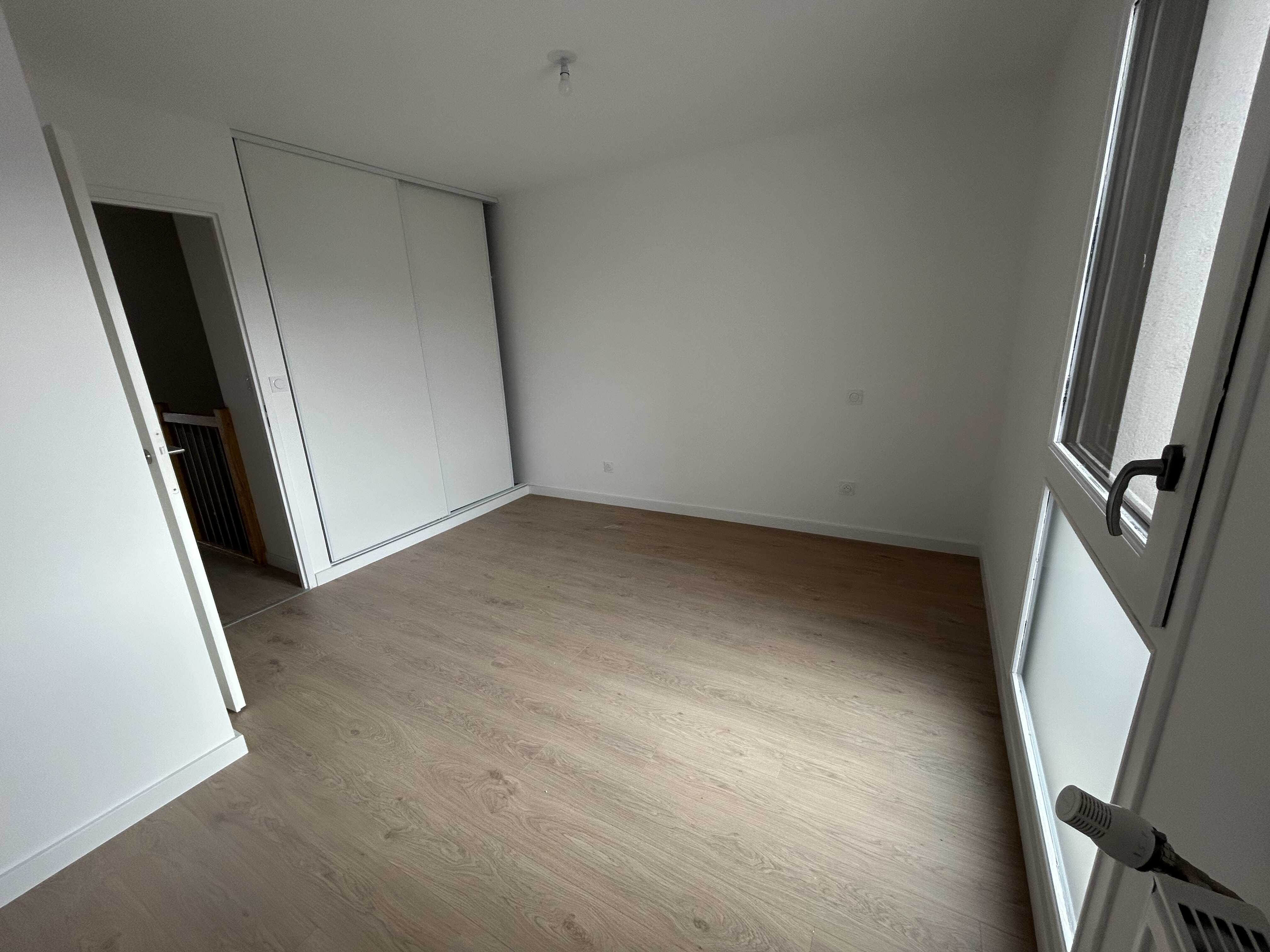 7-CHAMBRE 2-compressed.JPG