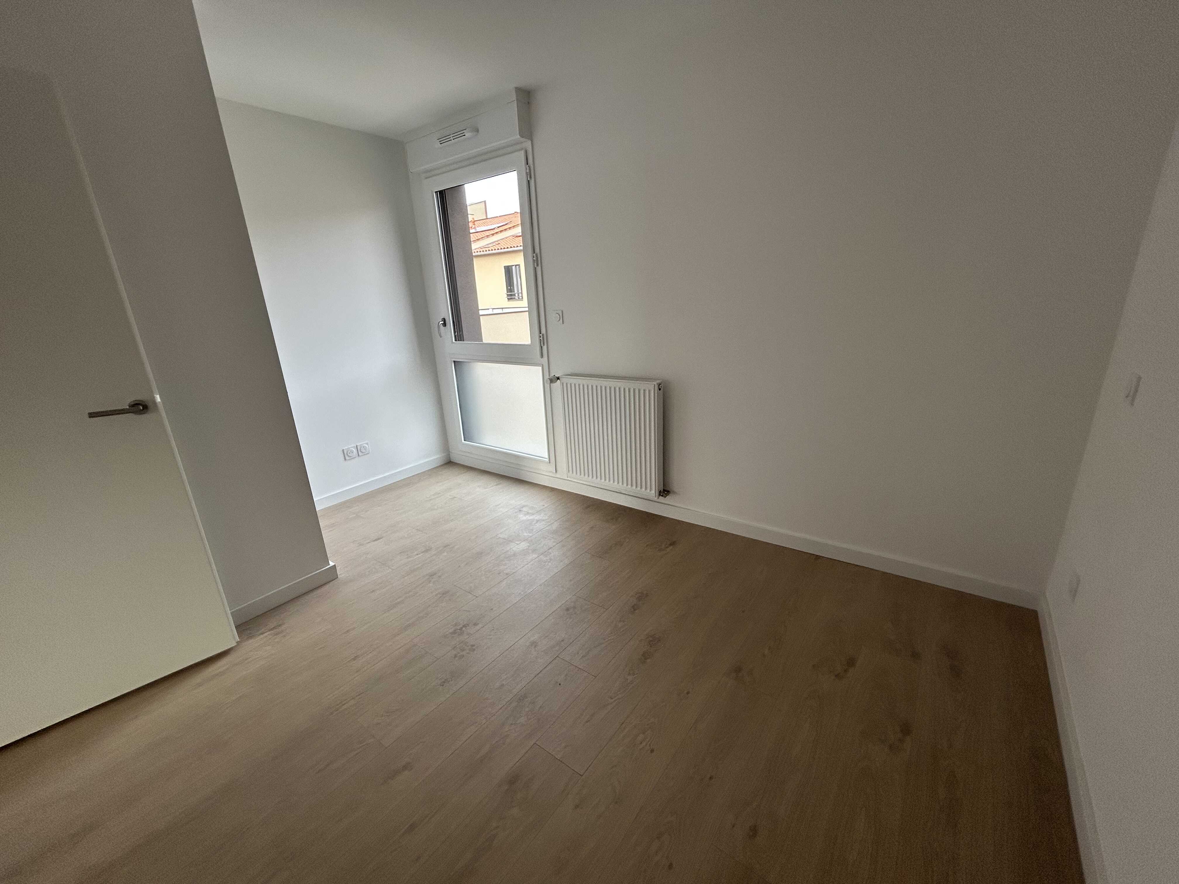 8-CHAMBRE 3-compressed.JPG