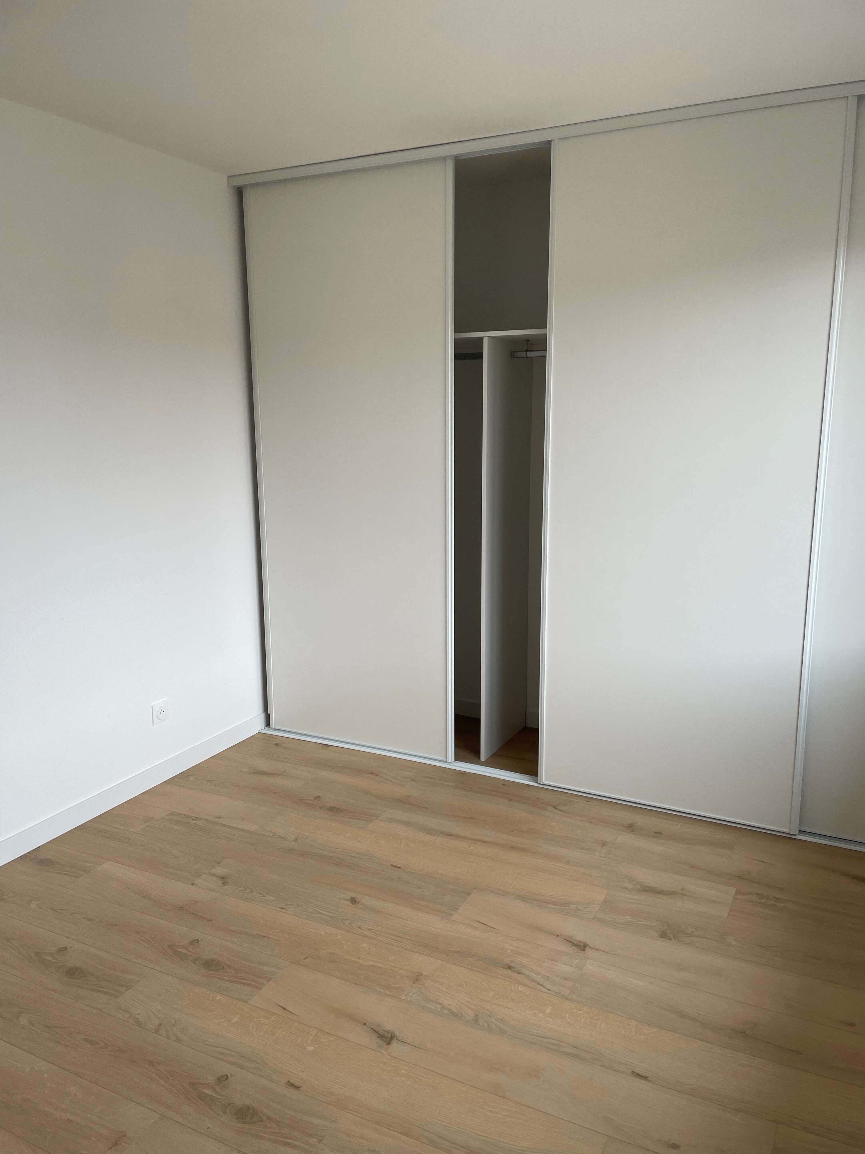 6.4-5126-IMG01-#UG124563-#D20250425-Chambre 5.jpg