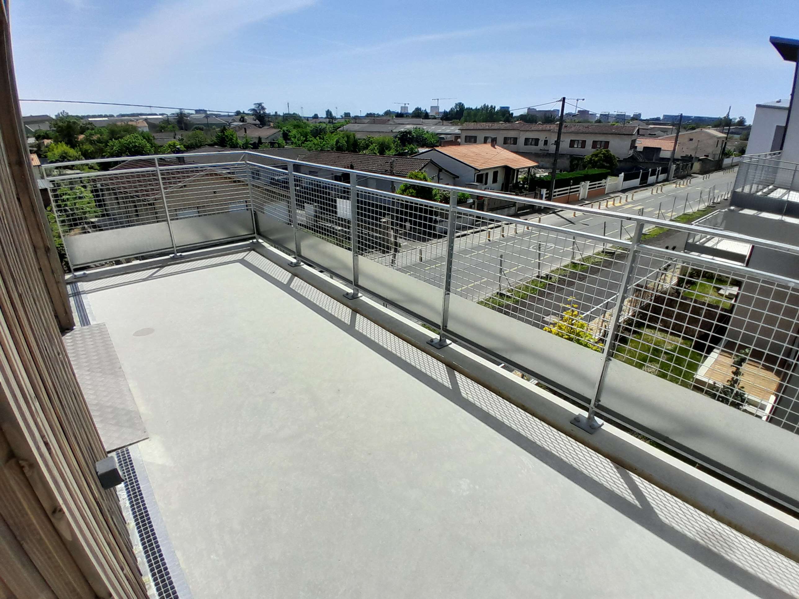 balcon-compressed.jpg